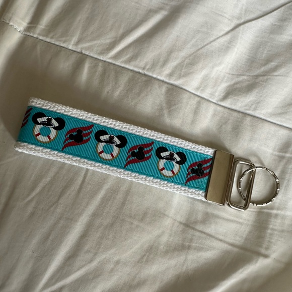 NEW Disney Cruise Nautical Mickey Mouse Wristlet KeyChain - Picture 1 of 2